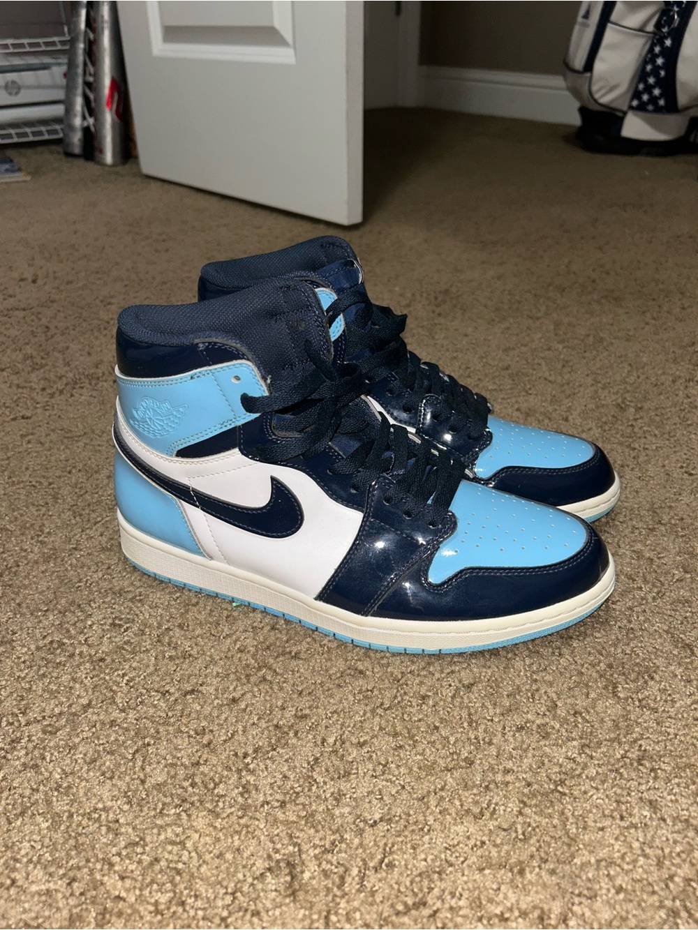 Nike Jordan 1 Retro High “UNC Patent” - Picture 5 of 6